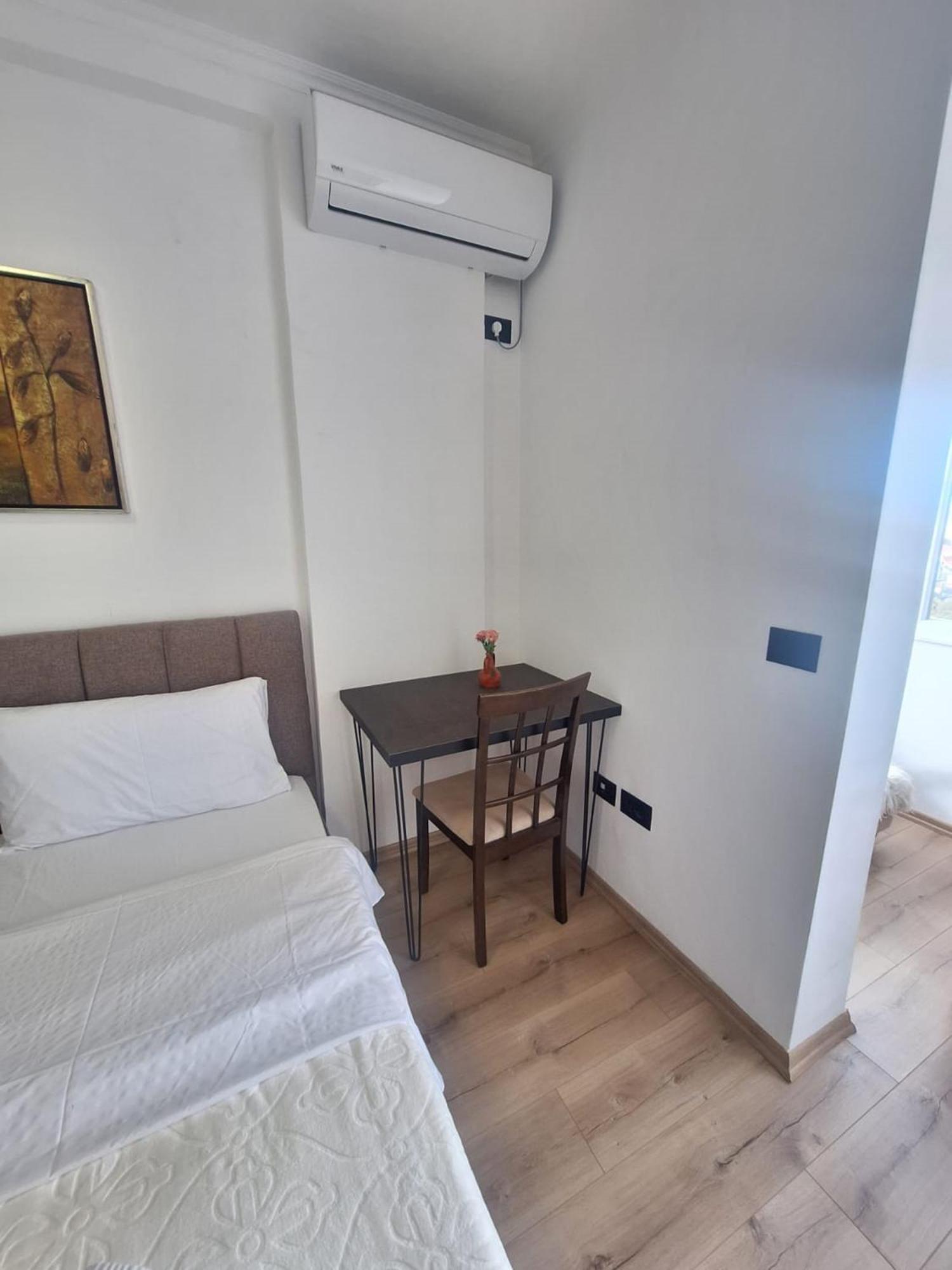 Albania Apartment Near Tirana City Center Double Or Twin Bed Ngoại thất bức ảnh