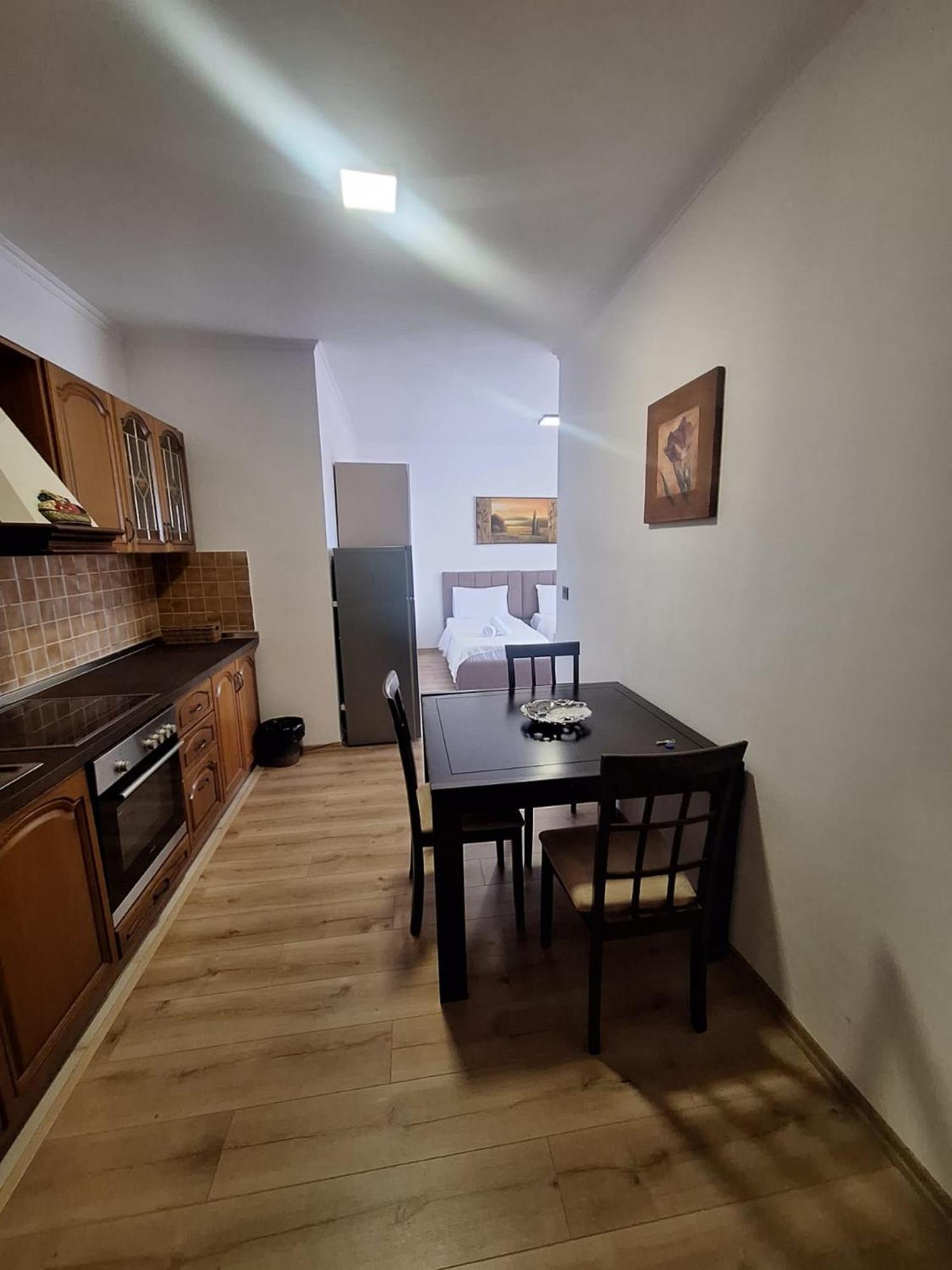 Albania Apartment Near Tirana City Center Double Or Twin Bed Ngoại thất bức ảnh