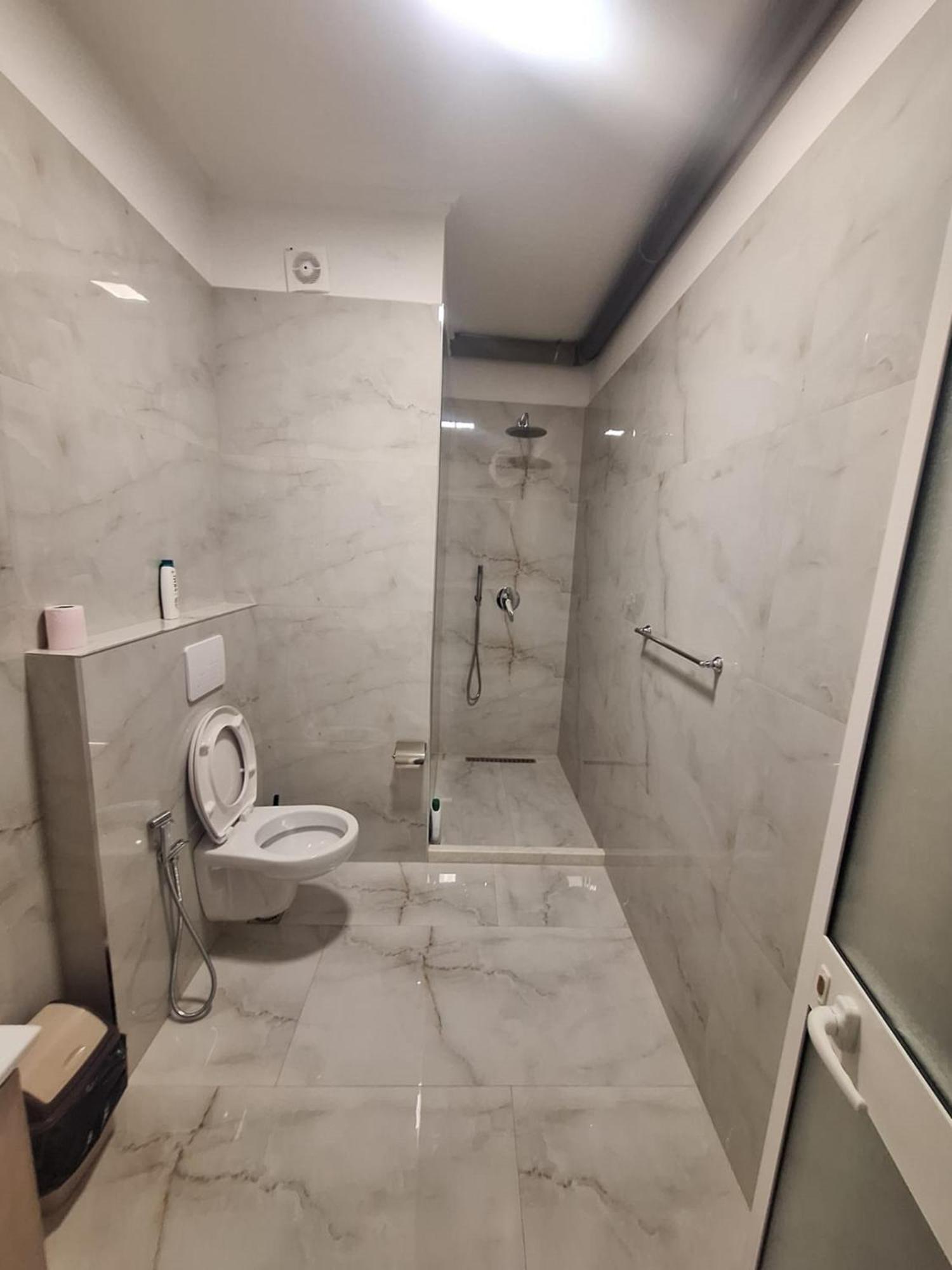 Albania Apartment Near Tirana City Center Double Or Twin Bed Ngoại thất bức ảnh